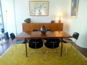 Enfilade et table d'Alain Richard pour Meubles TV - DCM de Charles et Eames